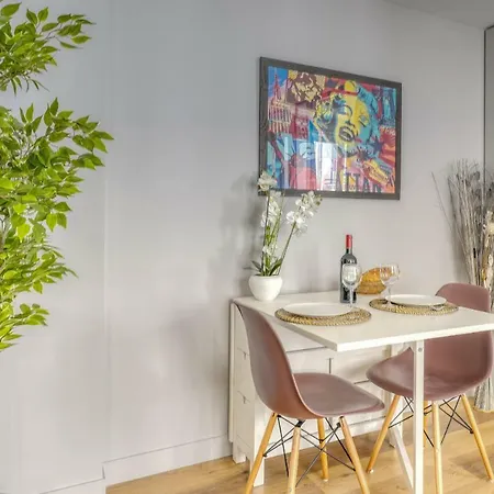 Beautiful Loft, Champs Elysee, Parigi